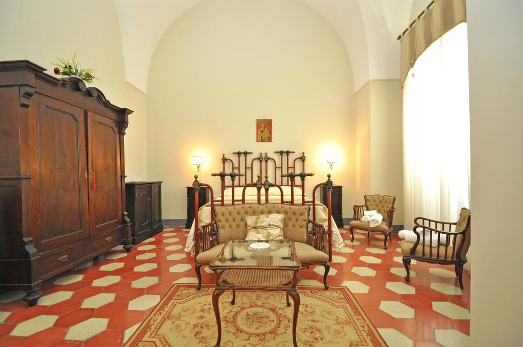 Palazzo De Donatis B&B Melissano Rum bild