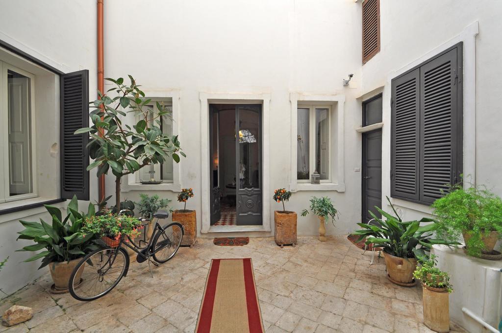 Palazzo De Donatis B&B Melissano Exteriör bild