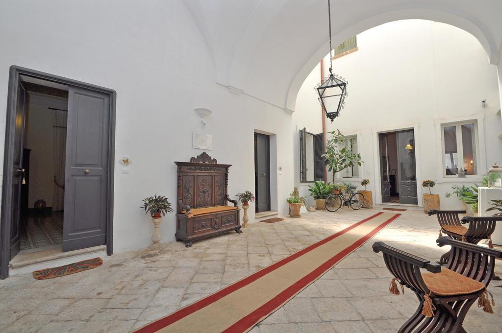 Palazzo De Donatis B&B Melissano Exteriör bild