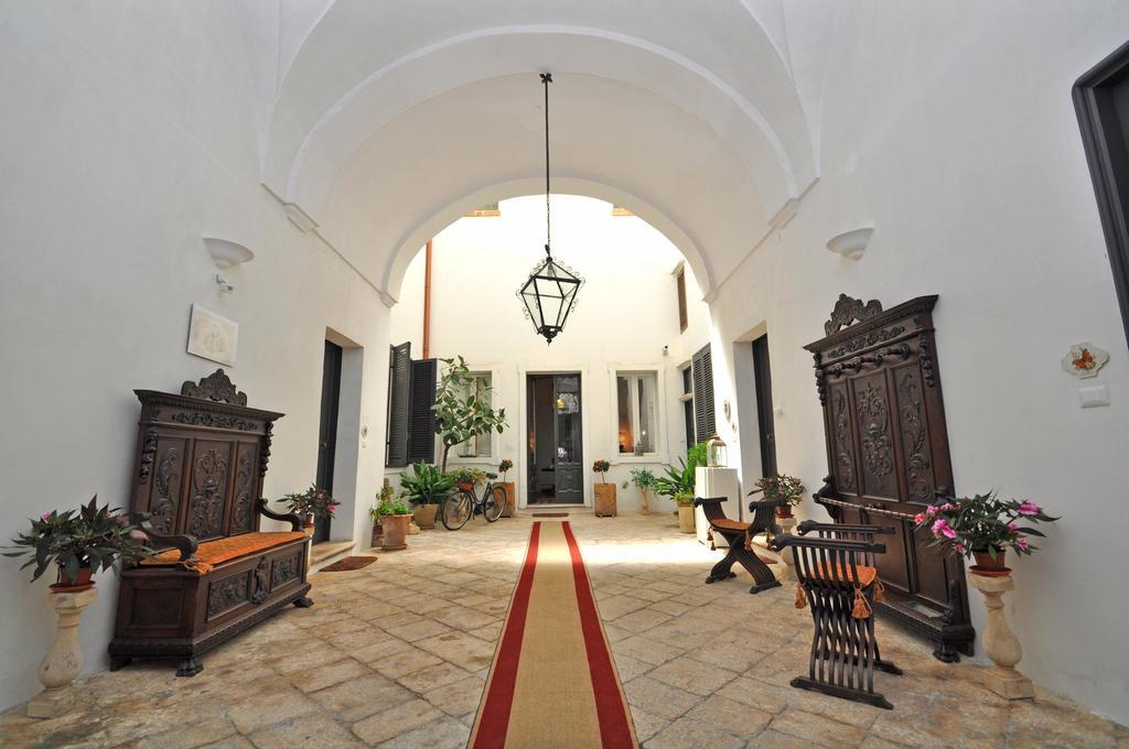 Palazzo De Donatis B&B Melissano Exteriör bild