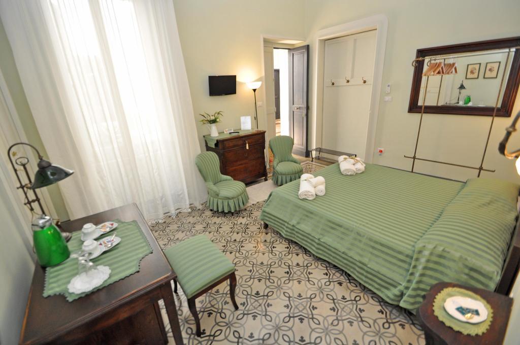 Palazzo De Donatis B&B Melissano Rum bild