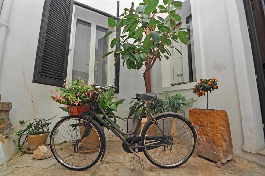 Palazzo De Donatis B&B Melissano Exteriör bild