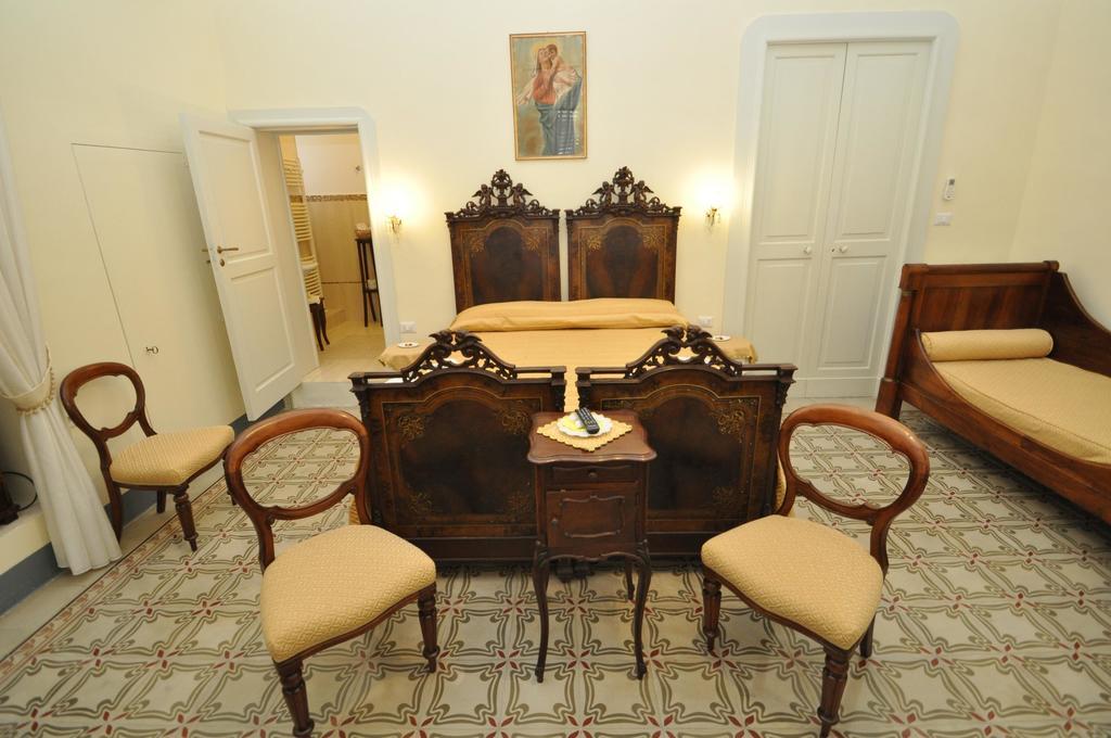 Palazzo De Donatis B&B Melissano Rum bild