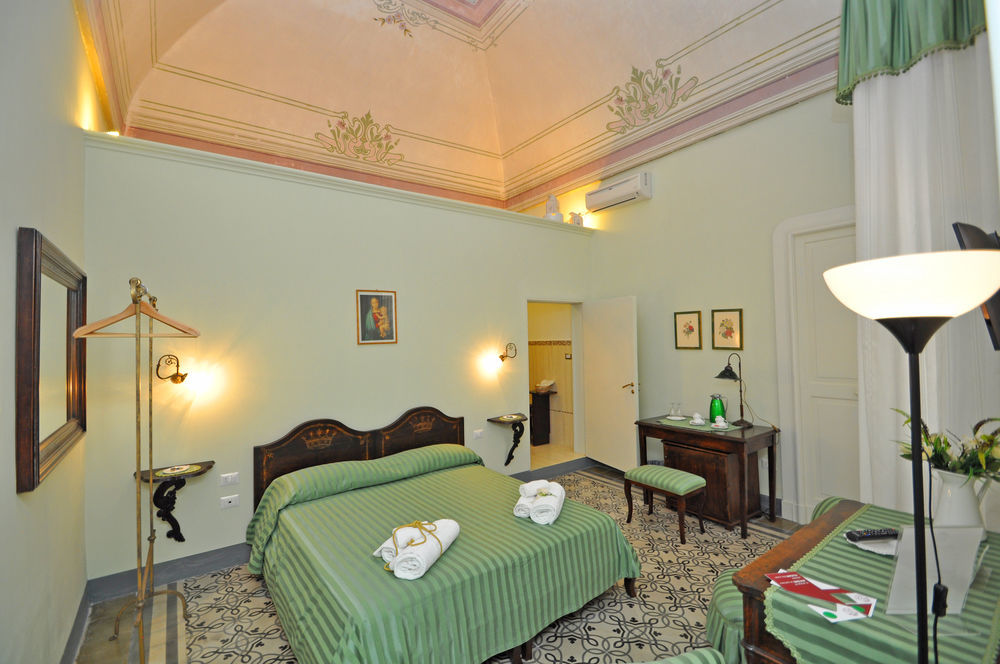 Palazzo De Donatis B&B Melissano Exteriör bild