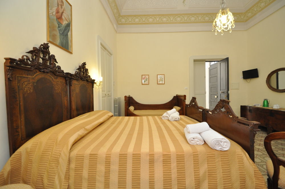 Palazzo De Donatis B&B Melissano Exteriör bild